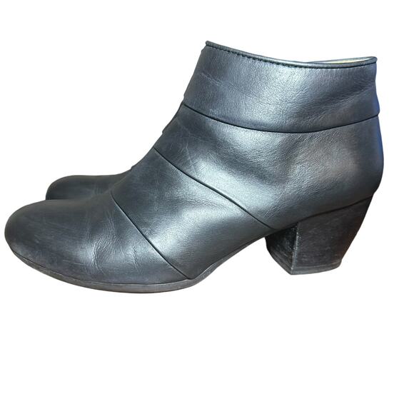 Comfortiva Anesbury Black Leather Ankle Booties - Size 8 - Picture 4 of 11